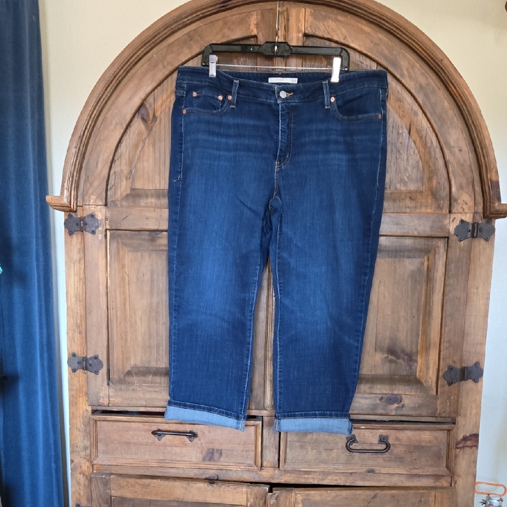 Classic Dark Blue Cropped Jeans